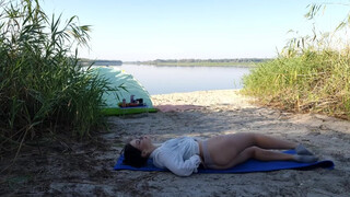 4. ???? 11:04 Yoga class on the Beach…