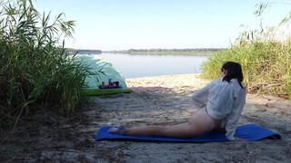 5. ???? 11:04 Yoga class on the Beach…