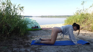 ???? 11:04 Yoga class on the Beach…