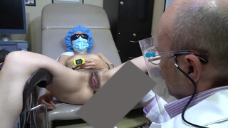 4. [TIMESTAMPED] “Doctor” plays with patient’s pussy grool while holding a vibrator to her clit