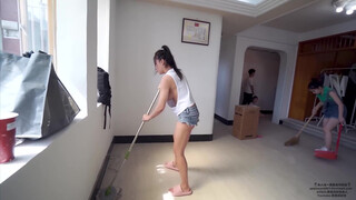 7. Lots of Side Boob