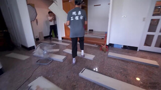 3. Lots of Side Boob