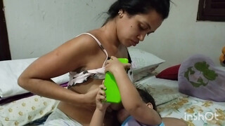 6. Minha rotina da noite com minha princesinha dando de mamar 0:21