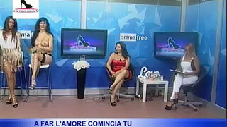 7. 2:06 is one of a couple nice stripteases in UNLISTED video “A Far l’amore comincia Tu 3 PUNTATA N.1”