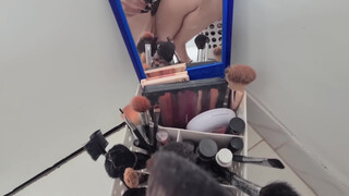 Mirror reflection vulva