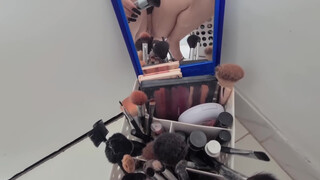 6. Mirror reflection vulva