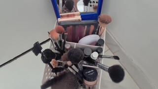 1. Mirror reflection vulva