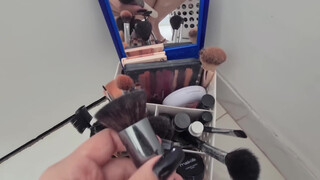 3. Mirror reflection vulva