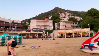 8. Blondie topless in Spain beach at 5:20