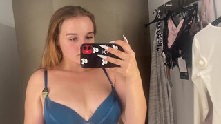 3. This cameltoe is goergous