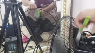 7. Gorgeous ass flash at 6:32