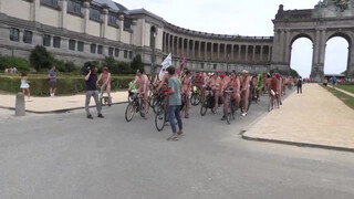 Naked French cyclists in “20230617 wnbr cyclonudista Bruxelles”