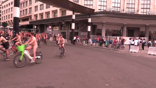 6. Naked French cyclists in “20230617 wnbr cyclonudista Bruxelles”