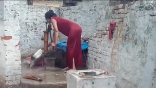 Indian mom bathing see through 7:28