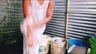 2. Indian mom bathing see through 7:28