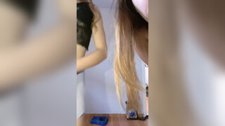 4. AMIGAS Dançando