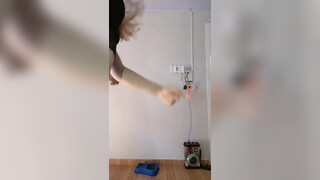 9. AMIGAS Dançando