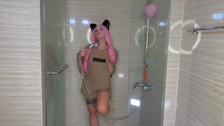 See through the big nipples.