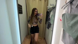 PIERCED NIPPLES : See through clothes