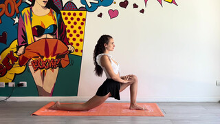 YOGA & Gymnastics. Oops pussy – 2:20, 2:32.