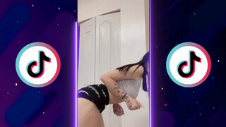 4. Girls Twerk with few clothes