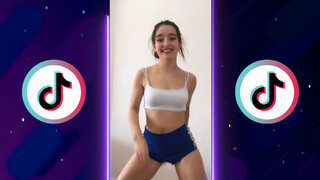 3. Girls Twerk with few clothes