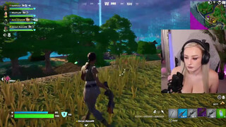 10. FORTNITE STRIP CHALLENGE!