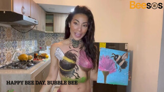 3. Ensalada de frutas endulzada con miel de abeja pura