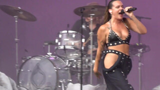 6. Tove Lo showed her breasts.(Live 2023 Paris). 2:42