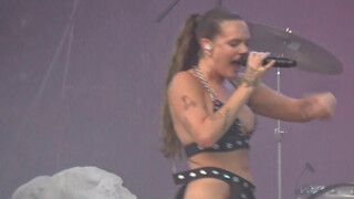 10. Tove Lo showed her breasts.(Live 2023 Paris). 2:42