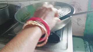 1. Rani’s vlogs tits slip at 1:43
