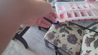 4. Mahzinha | pussy in mirror 0:25 – 0:36, 0:46 – 0:49, and 1:05 – 1:14; tugs on mons pubis 1:10 – 1:14