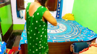 7. Vipnik lifestyle no bra in nighty