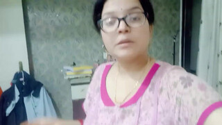 6. Soniya twin mom vlogs downblouse start at 5.28