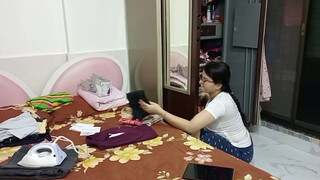 7. Soniya twin mom vlogs nipples show from tshirt at 6.28