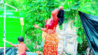 8. Puja blog bathing in saree with nip on blouse