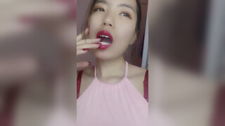 1. LIVESHOW: A kinky Chinese dancer masturbation with viberator (from the beginning)