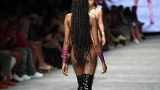 4. (Transparent) Crazy Everywomen Had Some Amazing Juggs In This Show TML Guys