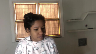 9. Cuidados com a pele (Ass throughout in mirror @ 3:44, 4:30, 4:55, 5:25)