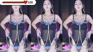 9. A sexy Chinese dancer naked booty dance(0:55-2:10)