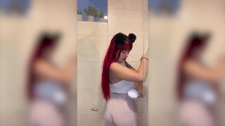 6. At 0:16 she show her boobs, I’m hard now…