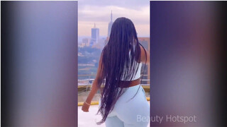 Marieh – Curvy Model