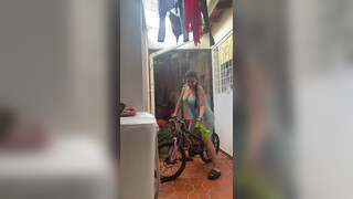6. Ordenando el patio y montando la bicicleta