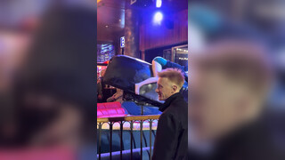 Machinecal bull ???? Just nice upskirt ass ????