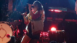 4. 3:03 Tove Lo flash
