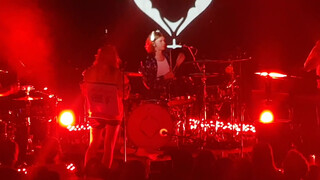 1. 3:03 Tove Lo flash