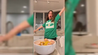 3. Hottest Addison Rae TikTok Compliation ????