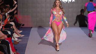 9. slomo model badongadonk 0:24