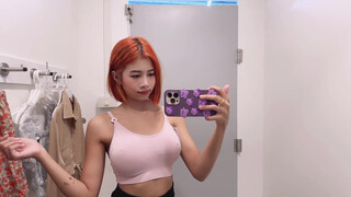 I don’t know which outfit suits me best