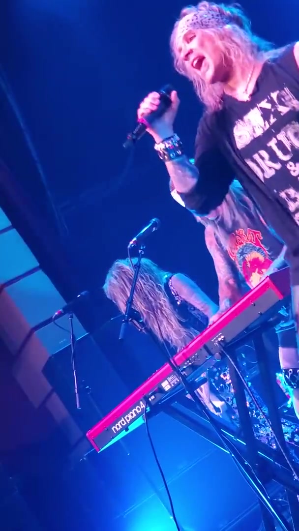 STEEL PANTHER WEENIE RIDE 255 Nude Video on YouTube